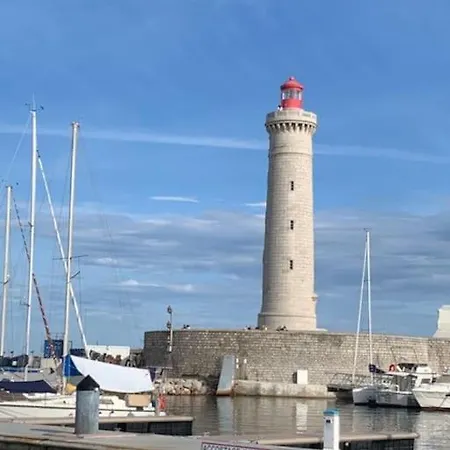 Superbe Bord De Mer, *